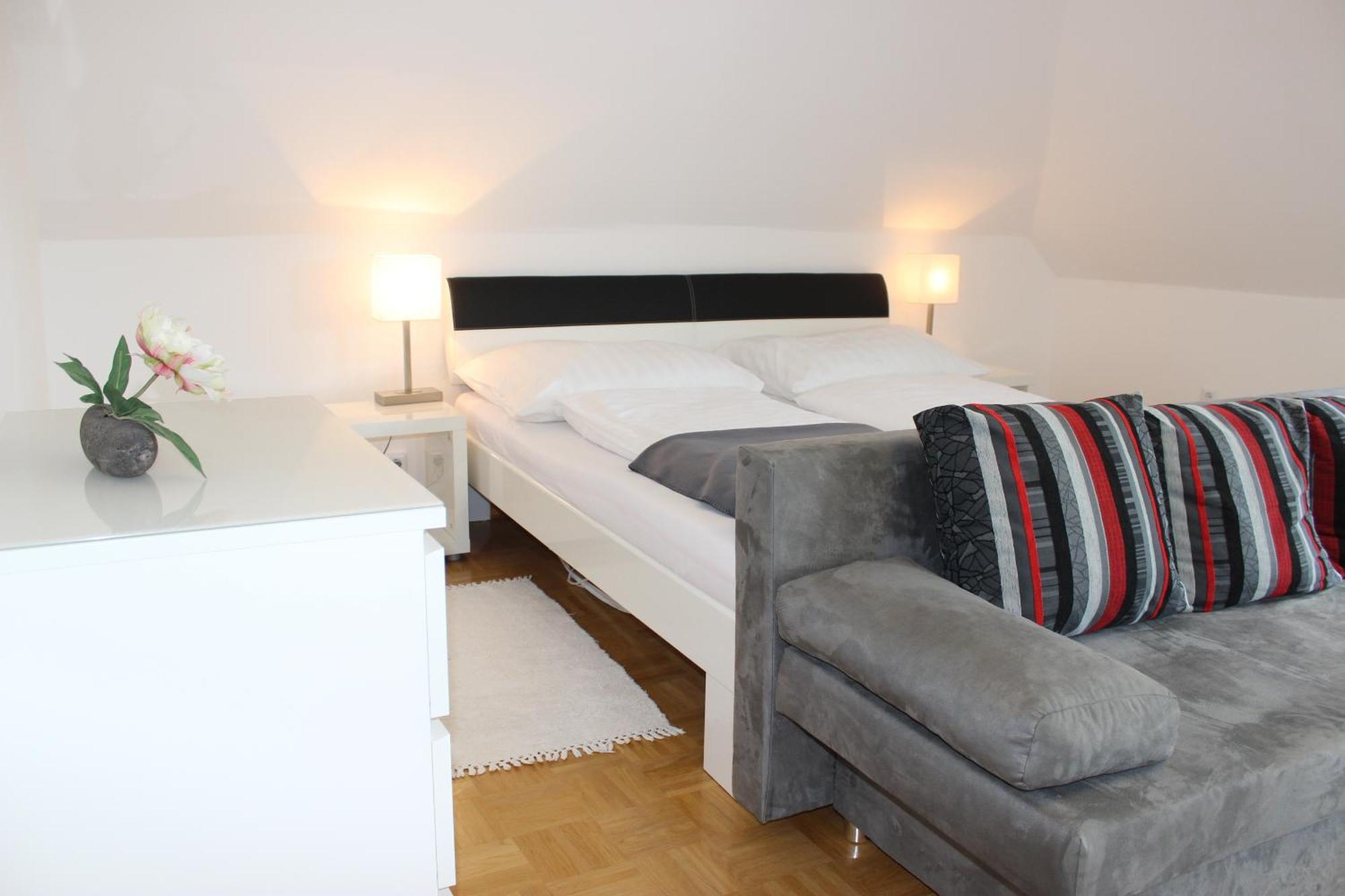 Ferienwohnung Und Gaestezimmer Korb Krumpendorf المظهر الخارجي الصورة