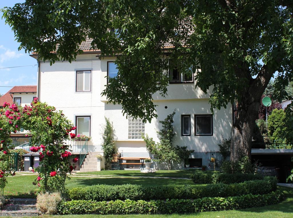 Ferienwohnung Und Gaestezimmer Korb Krumpendorf المظهر الخارجي الصورة